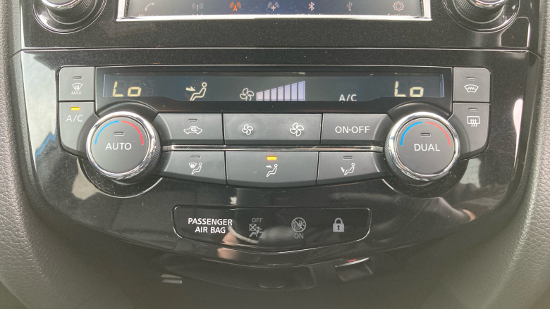 Nissan Qashqai 1.3 DiG-T 160 Tekna+ 5dr Petrol Hatchback